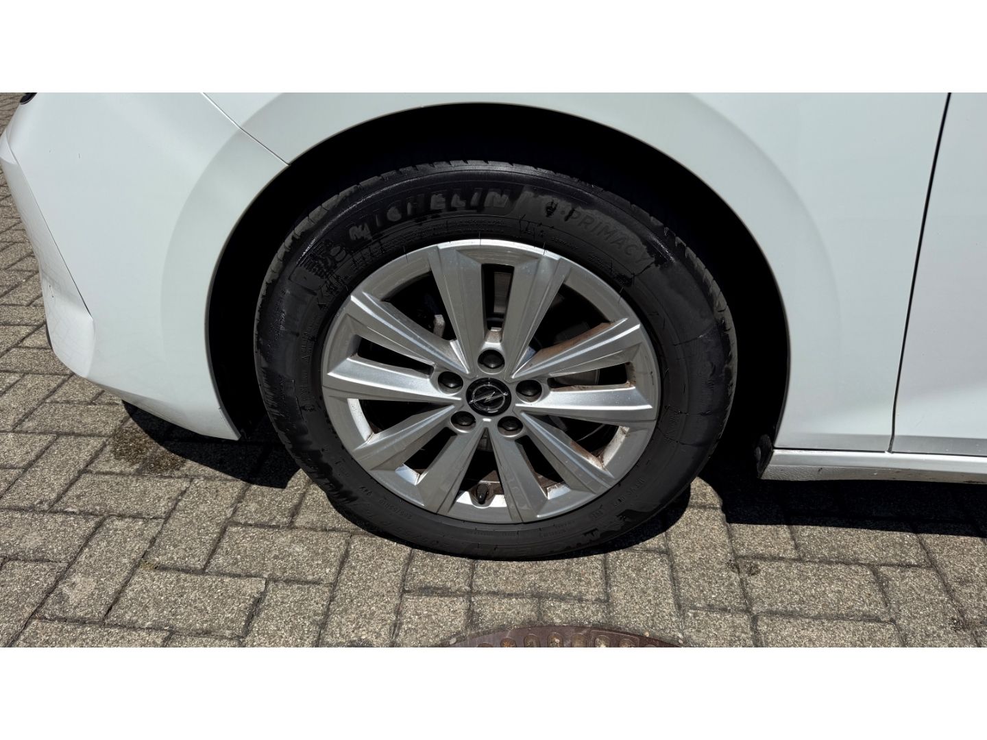 Fahrzeugabbildung Opel Astra L Sports Tourer Edition Navi Digitales Coc