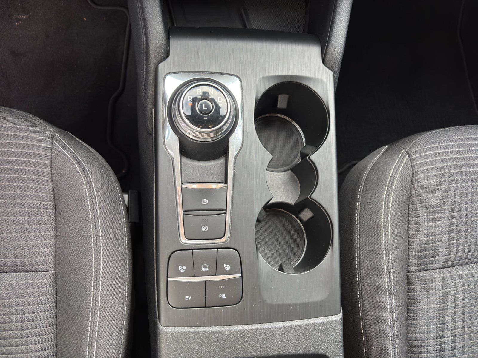 Fahrzeugabbildung Ford Kuga Plug-In Hybrid Titanium