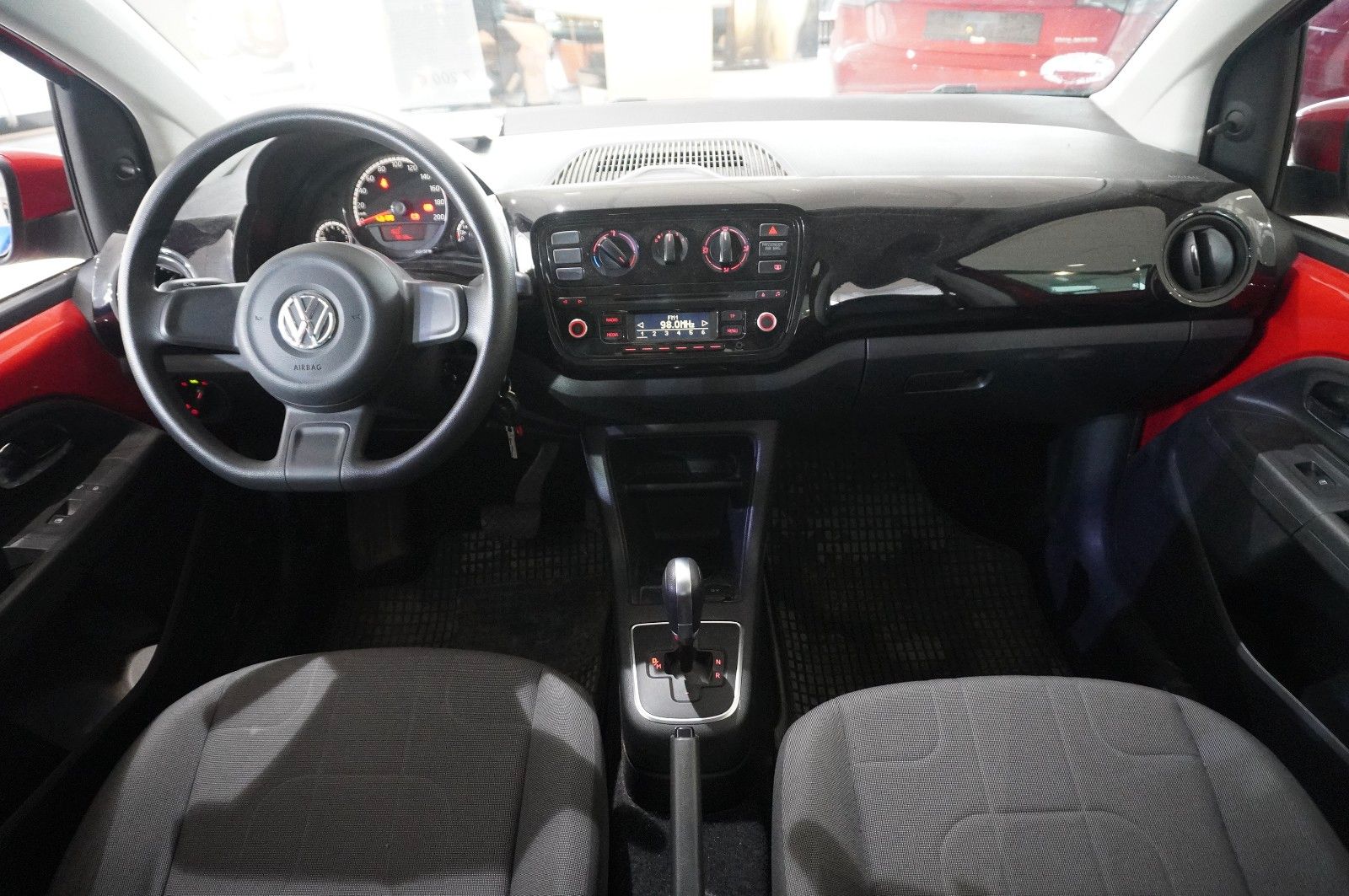 Fahrzeugabbildung Volkswagen up! 1.0 MOVE 5-TÜR AUTOMATIK KLIMA/AUX/CD