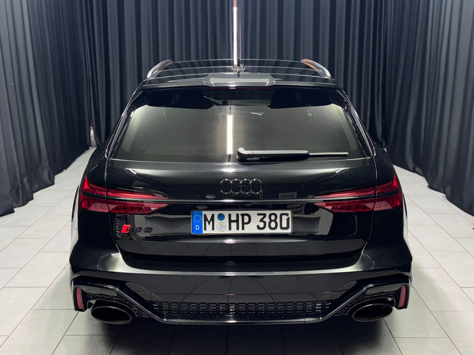 Fahrzeugabbildung Audi RS6 Avant 4.0 TFSI quattro|PANO|MATRIX|ACC|VOLL