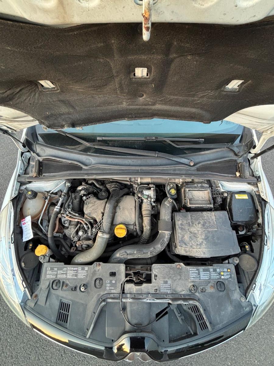 Renault Clio 2014 — photo 13