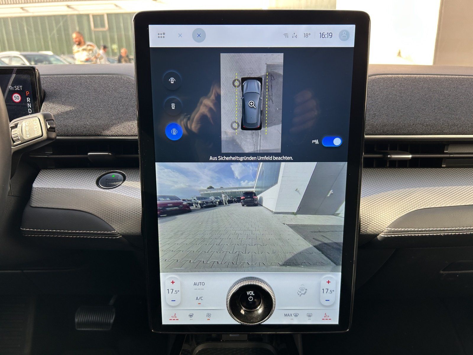 Fahrzeugabbildung Ford Mustang MACH-E Aut./LED/ACC/KAMERA/PANO/B&O/SHZ/