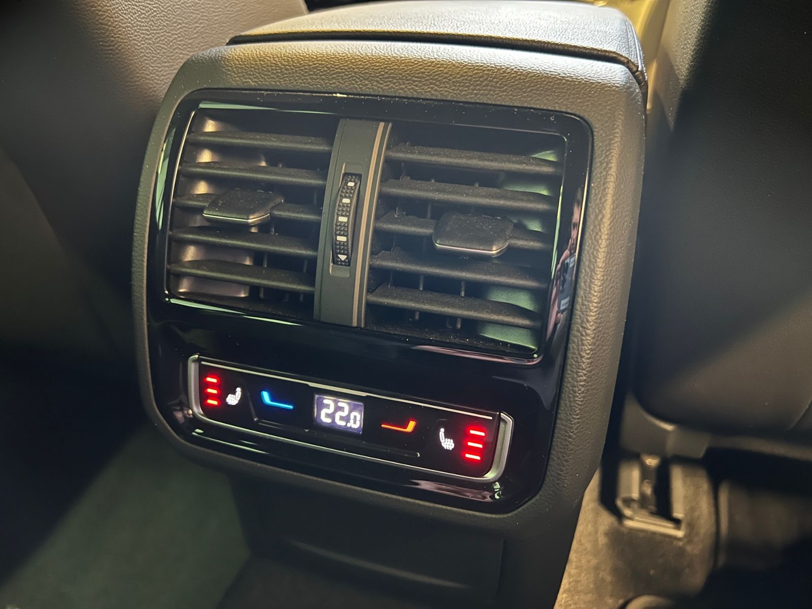 Fahrzeugabbildung Volkswagen Passat Variant Alltrack 2.0 TDI DSG 4MOTION *AHK