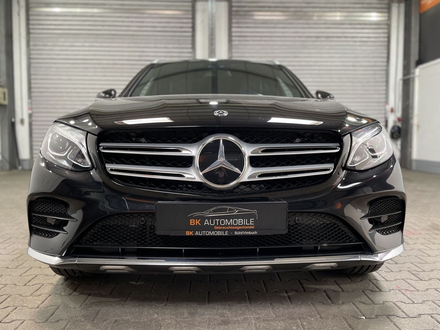 Fahrzeugabbildung Mercedes-Benz GLC 220 d 4M AMG #Distr.#Kamera#LED#Alcantara