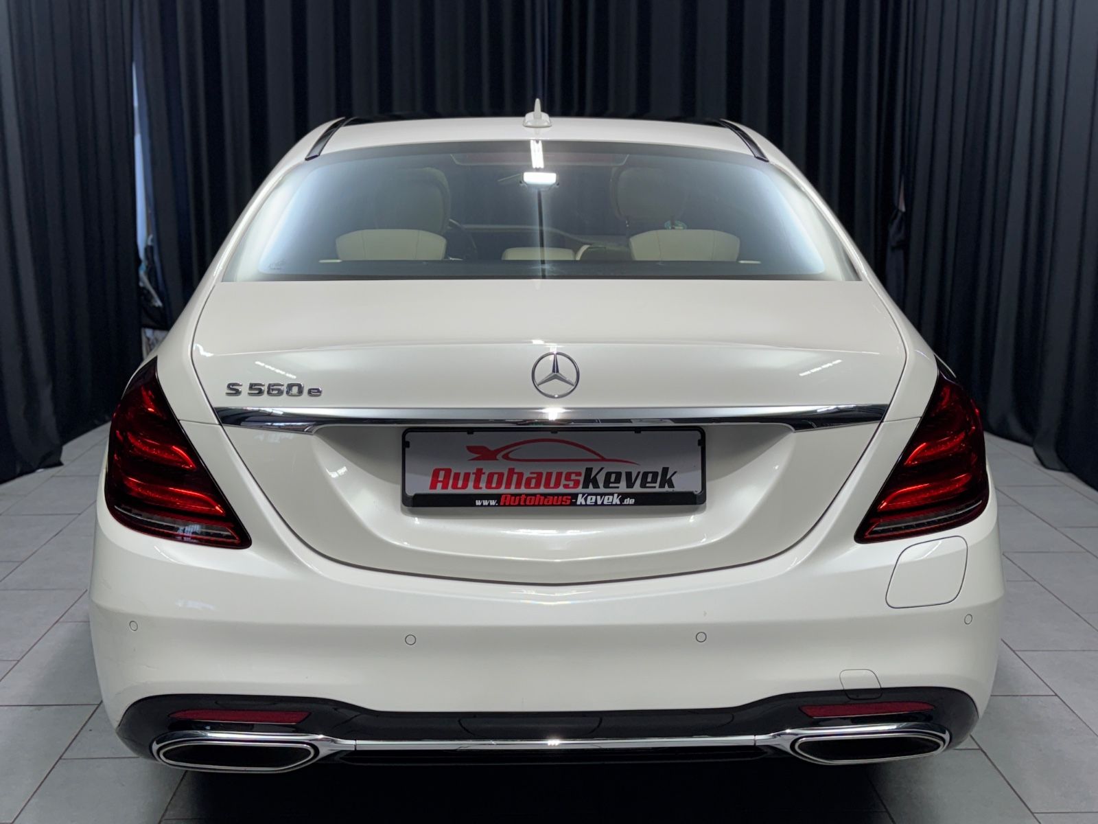 Fahrzeugabbildung Mercedes-Benz S 560e LANG|AMG-LINE|20"ZOLL|PANORAMA|ACC|VOLL