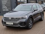 Volkswagen Touareg 4.2 TDI V8 4Motion - R-LINE / PANO / ACC - Volkswagen Touareg in Hamm