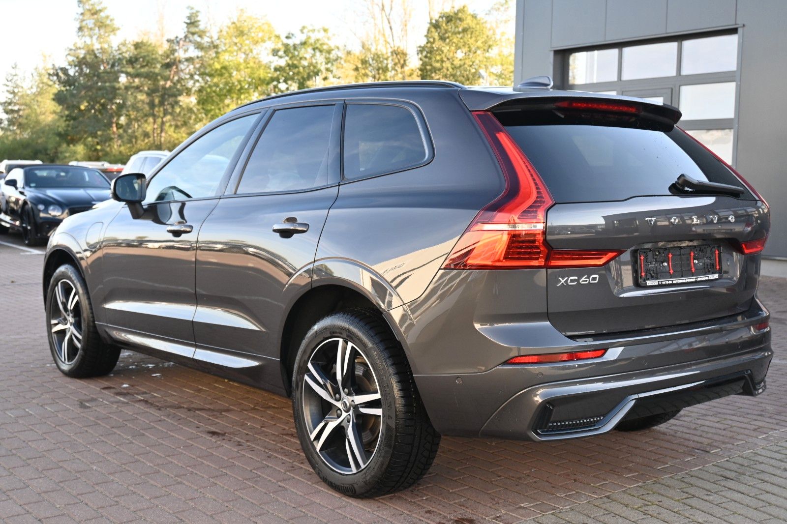 Fahrzeugabbildung Volvo XC60 T8 R-Design PHEV* AWD*AHK*NAV*ACC*PANO*