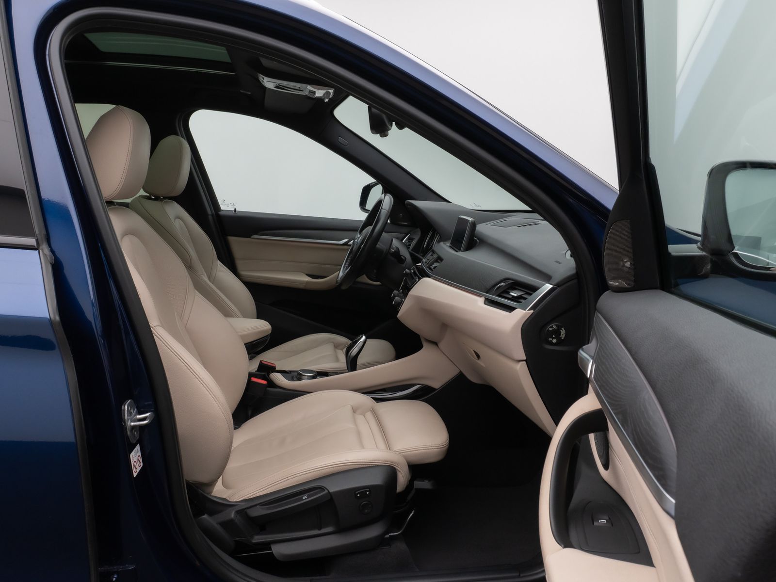 Fahrzeugabbildung BMW X1 sD20i xLine Panorama HUD H/K AHK Leder Voll