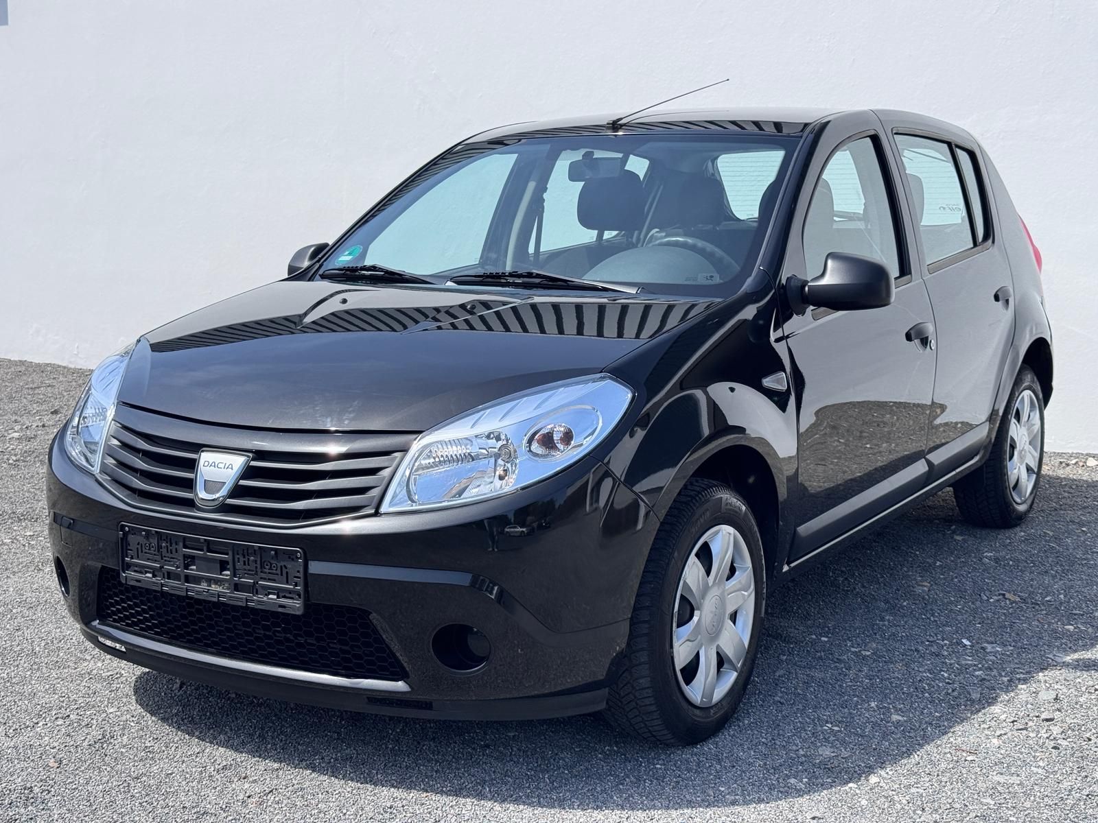 Fahrzeugabbildung Dacia SANDERO 1.4 AMBIANCE/ALLWETTER/SCHECKHEFT/5T