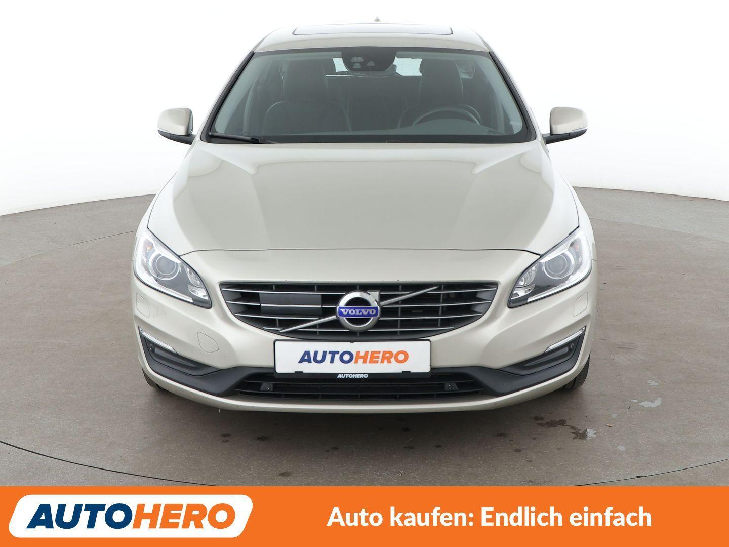 Volvo V60 2.0 T6 Momentum AWD Aut.*XENON*TEMPO*PDC*SHZ