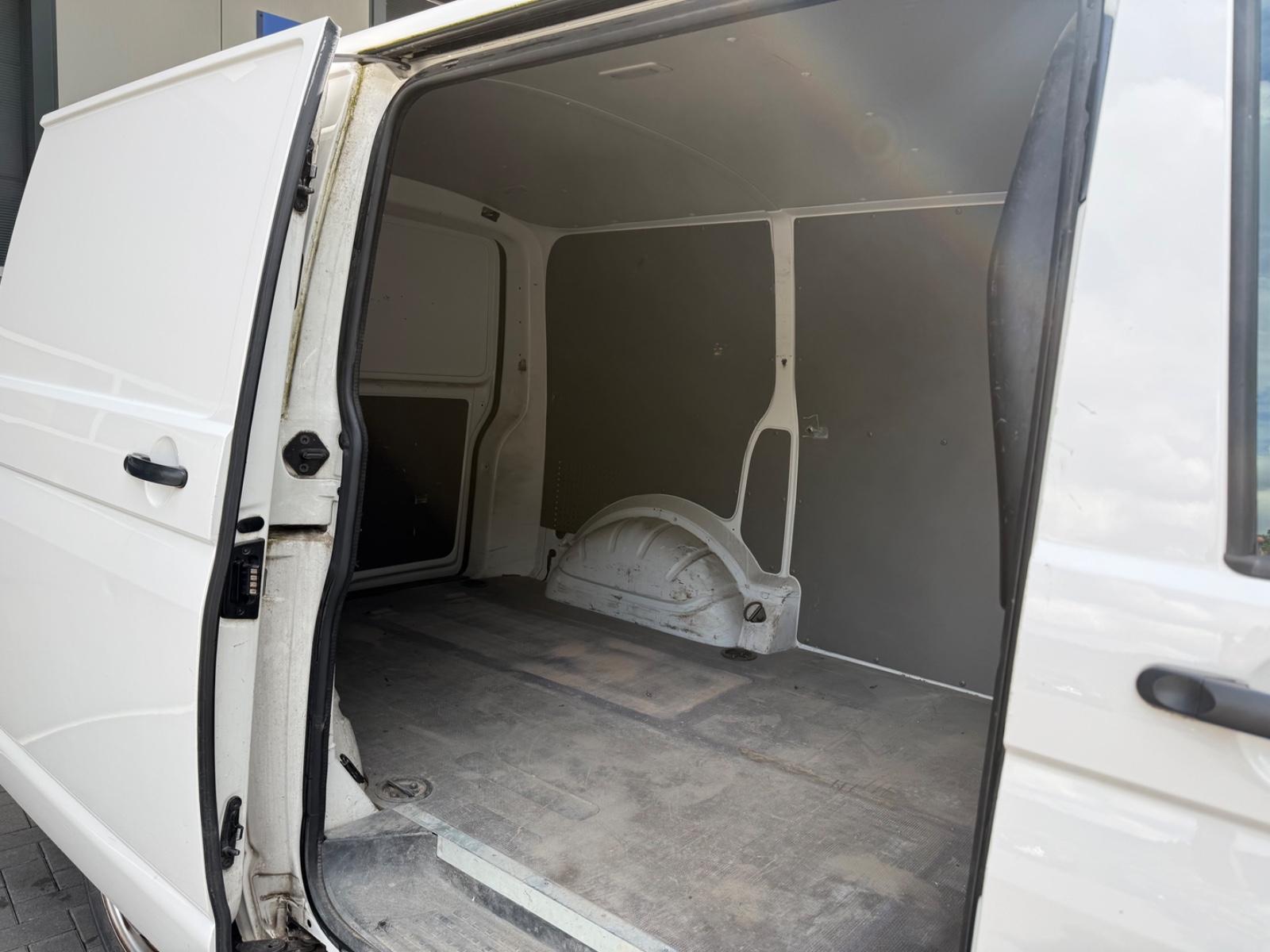 Volkswagen T6.1 Transporter 4MOTION *DSG *3Sitze *APP *AHK
