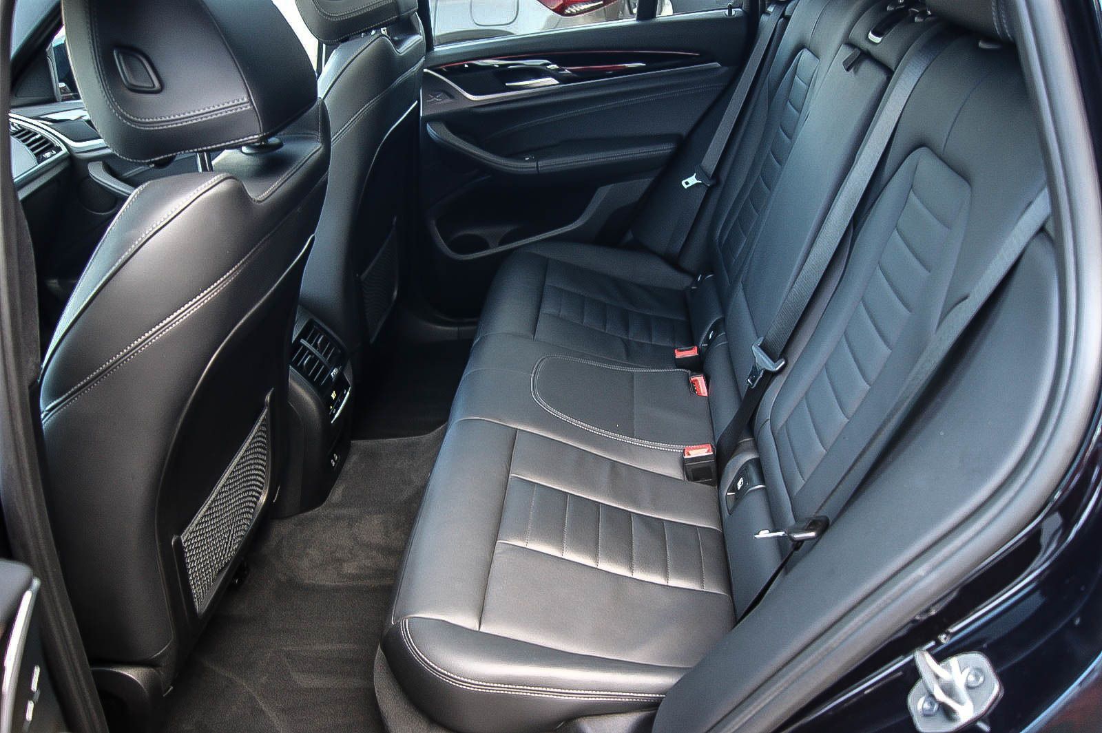 Fahrzeugabbildung BMW X4 xDrive 20 d M Sport X HUD ANHZV STHZG PANO