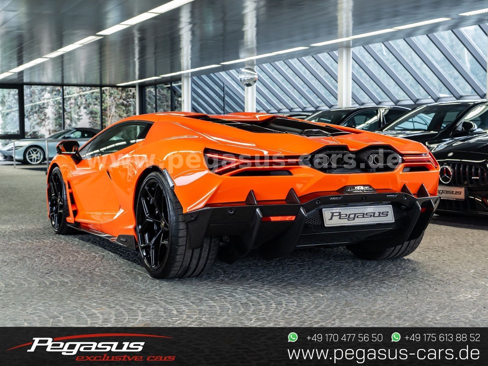 LAMBORGHINI Revuelto - 8