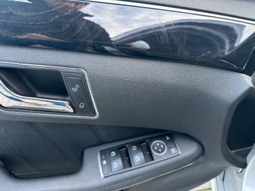 Mercedes E 220 - 12