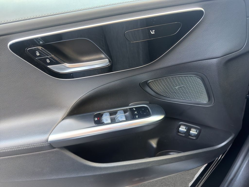Fahrzeugabbildung Mercedes-Benz C 300 e T-Modell AMG Line*Night Paket*el.Heckkl.