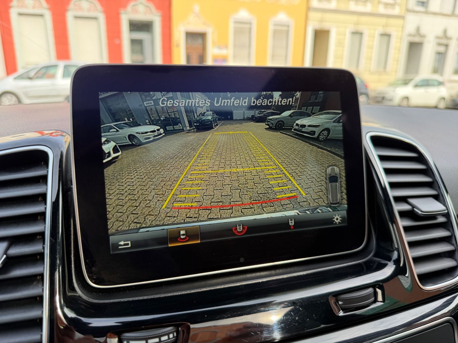 Fahrzeugabbildung Mercedes-Benz GLE 350 d 4Matic AMG LINE NEUER MOTOR VOLLAUSST.