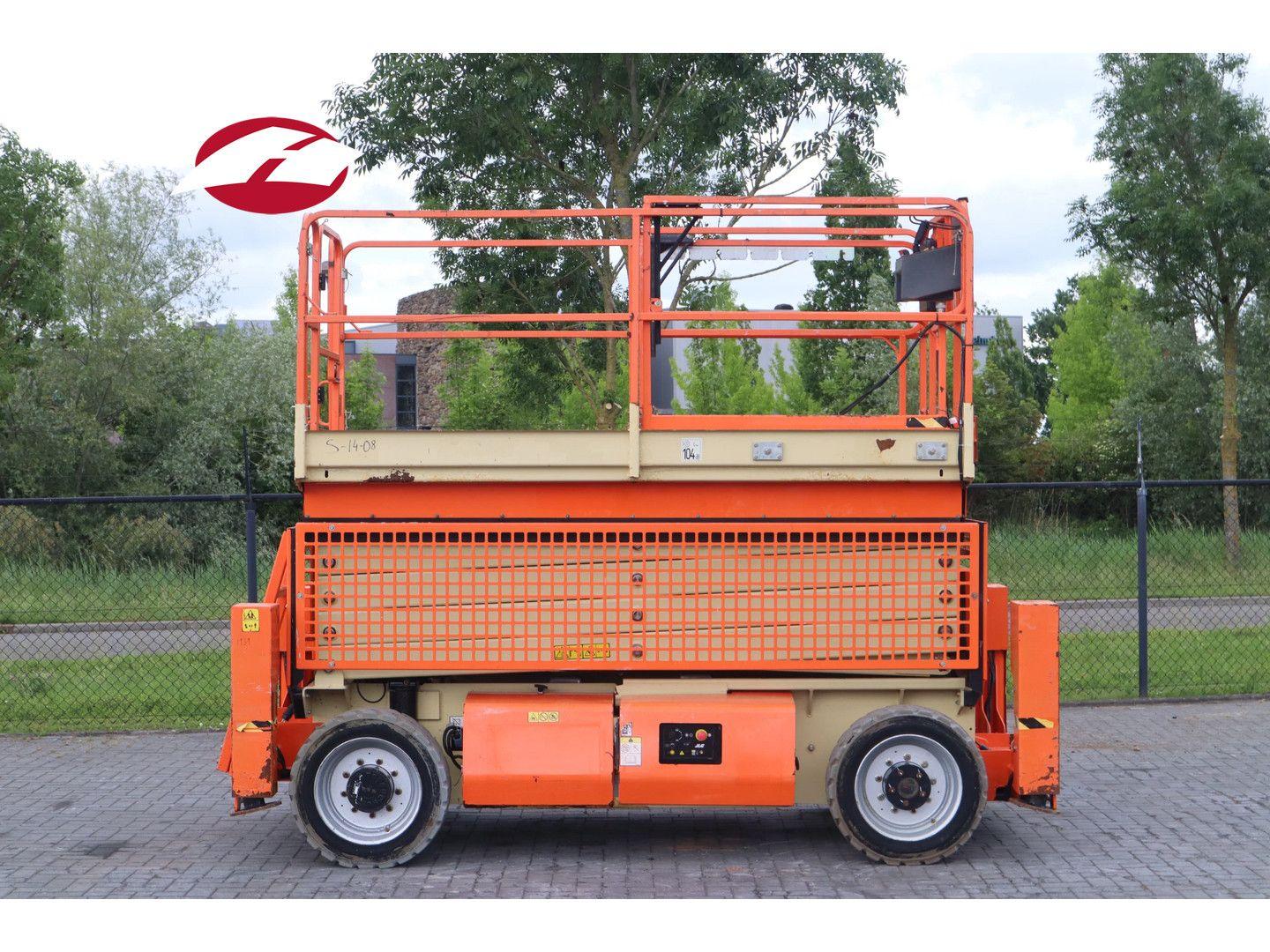 JLG M4069 | 15 METER | 360 KG