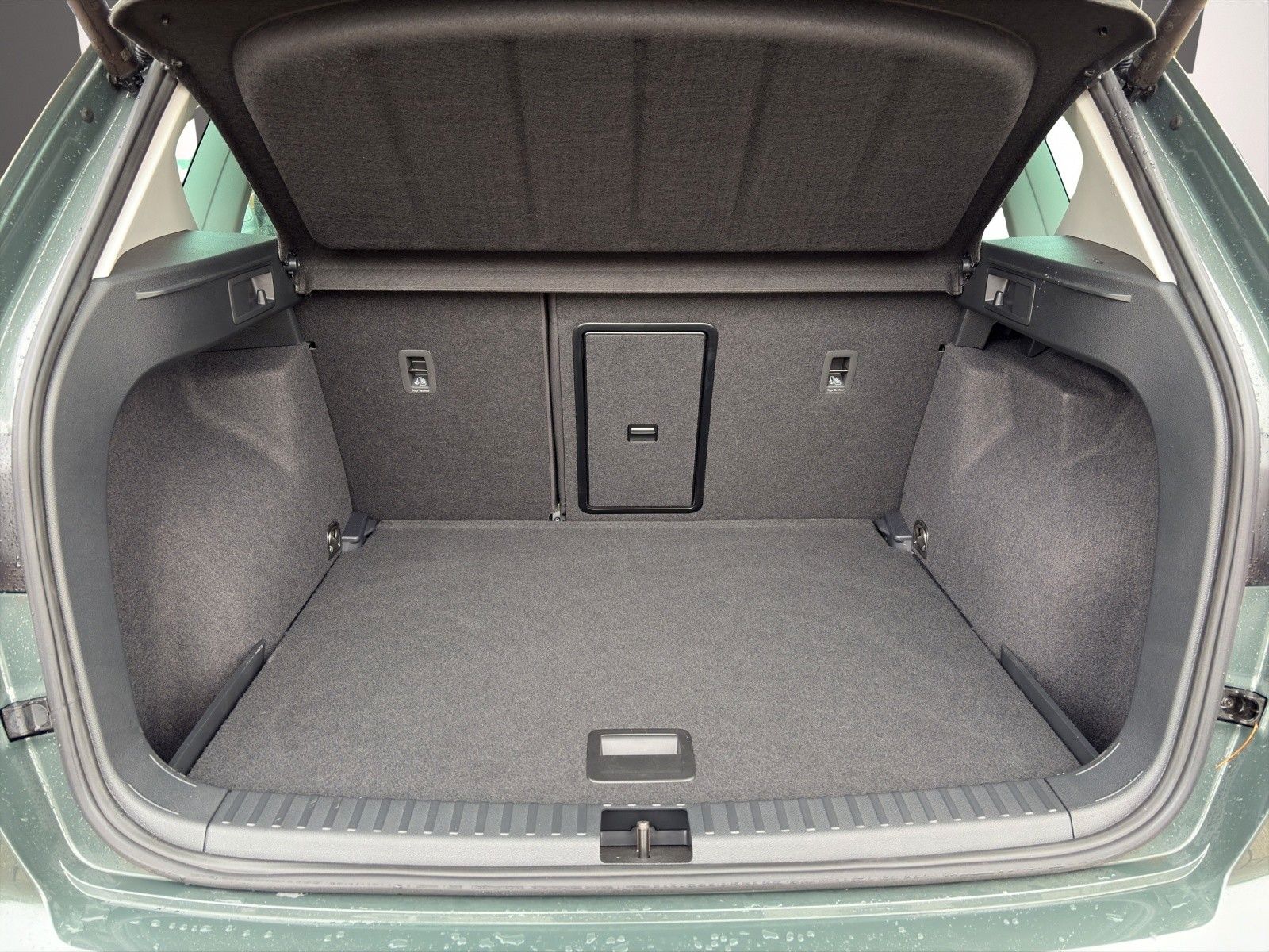 Fahrzeugabbildung CUPRA Ateca 1.5 TSI DSG AHK/ACC/LED/NAVI/SHZ/LHZ