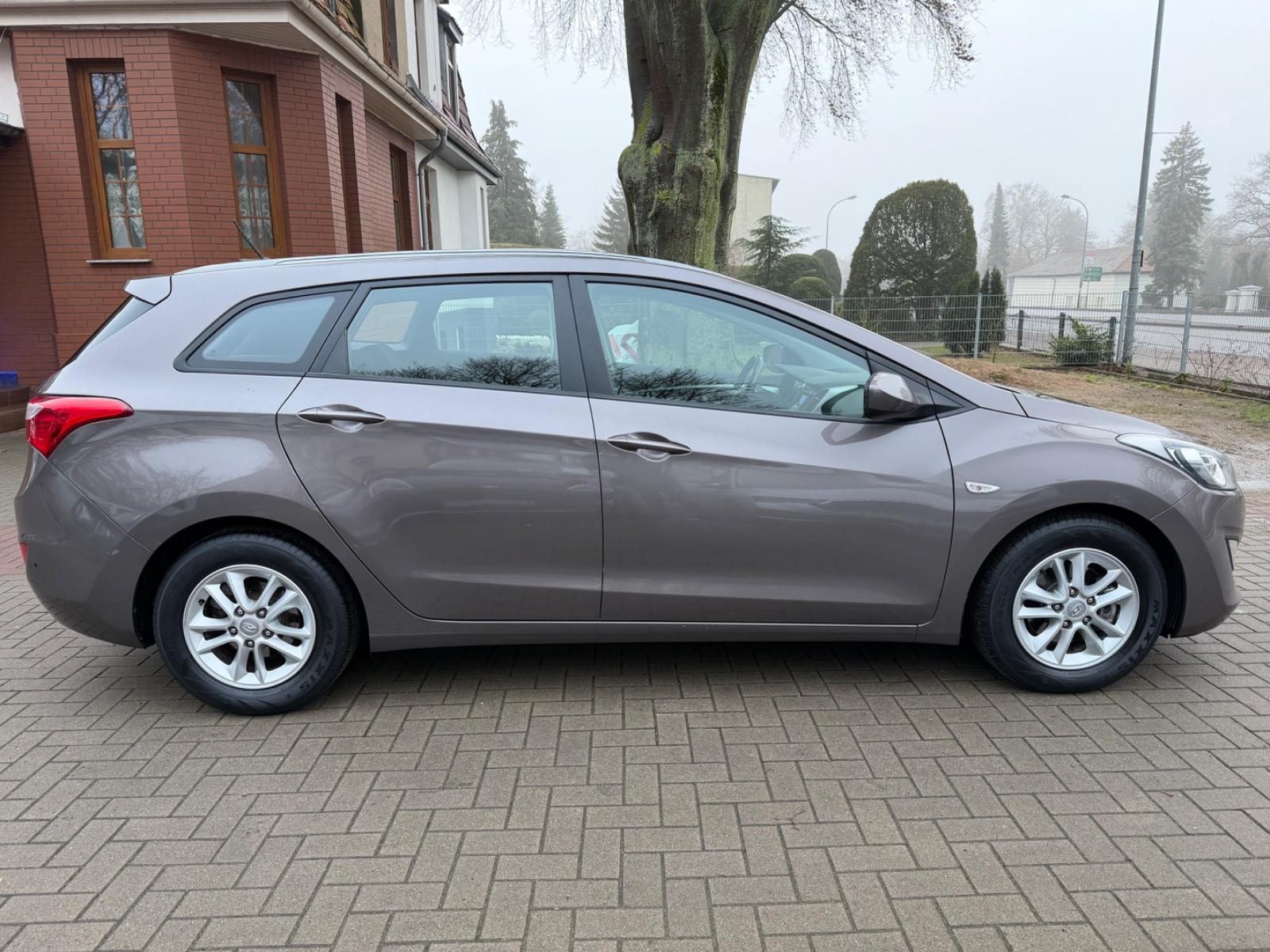 Hyundai i30 2013 — photo 7
