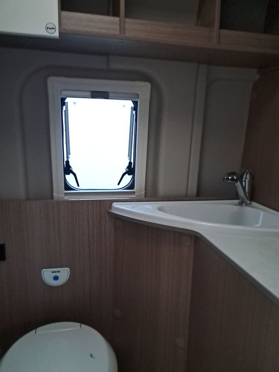 Fahrzeugabbildung Carado Clever CV E 600 RK, Markise, Tempomat, Radio