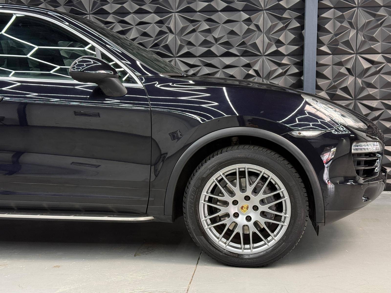 PORSCHE CAYENNE DIESEL 3.0 V6 245ch 4X4 - PNEUMATIQUE - TOIT PANORAMIQUE - CUIR - CAMÉRA DE RECUL - XÉNON