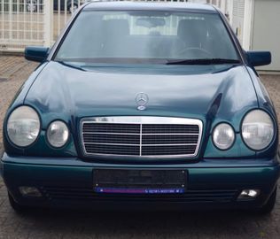 Mercedes E 230 - 2
