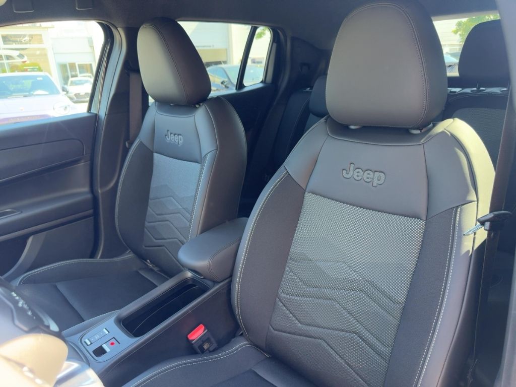 Fahrzeugabbildung Jeep Avenger Altitude Mild-Hybrid, Elektr. Heckklappe