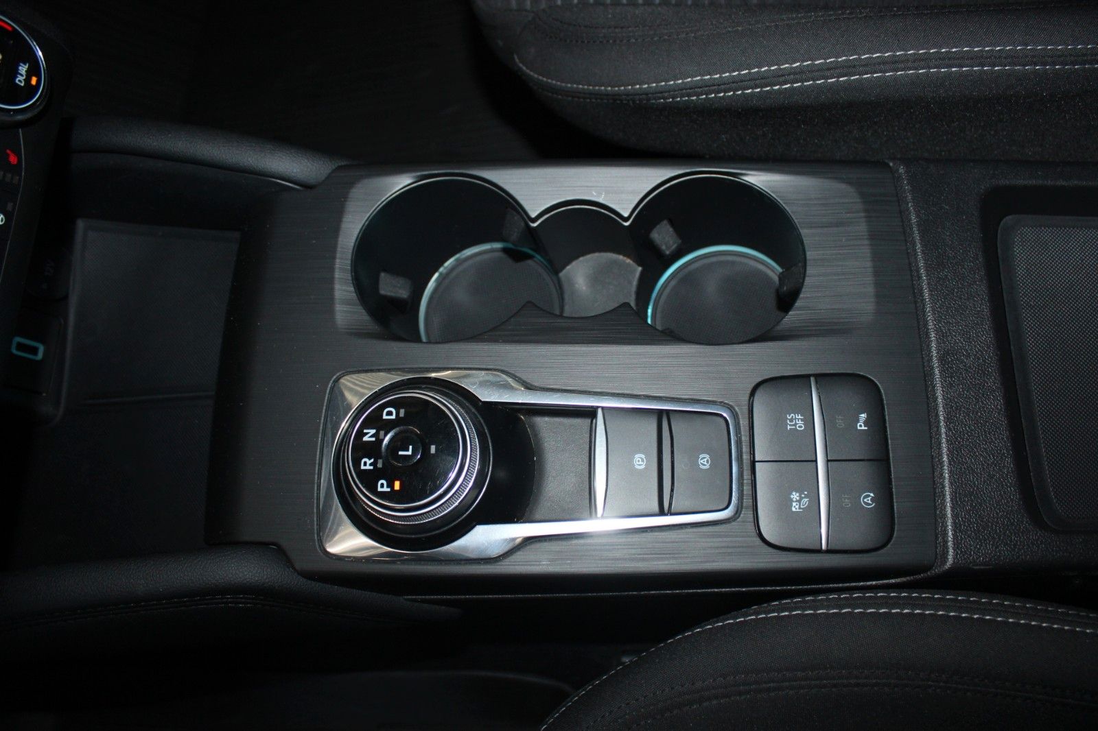 Fahrzeugabbildung Ford Focus Titanium Automatik AHK LED ACC WinterPak.