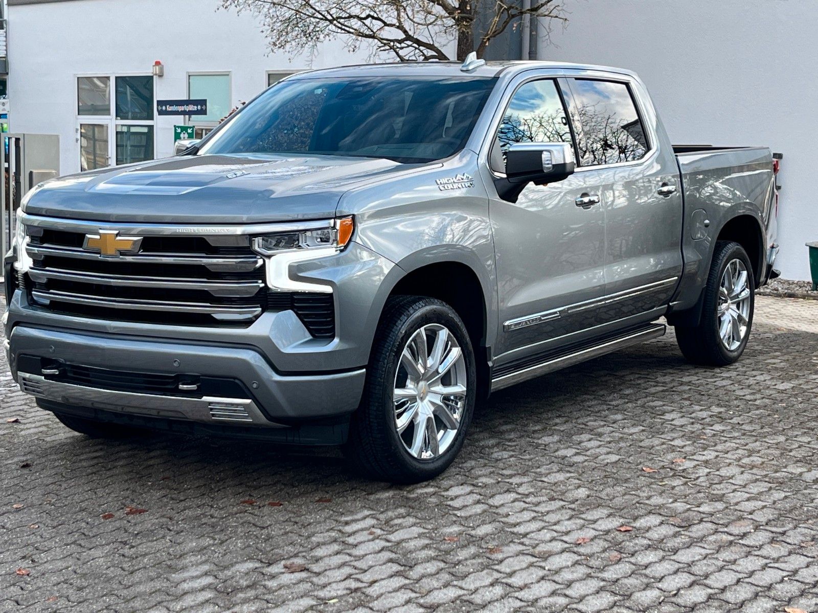 Fahrzeugabbildung Chevrolet Silverado 6.2 V8 High Country MY2025