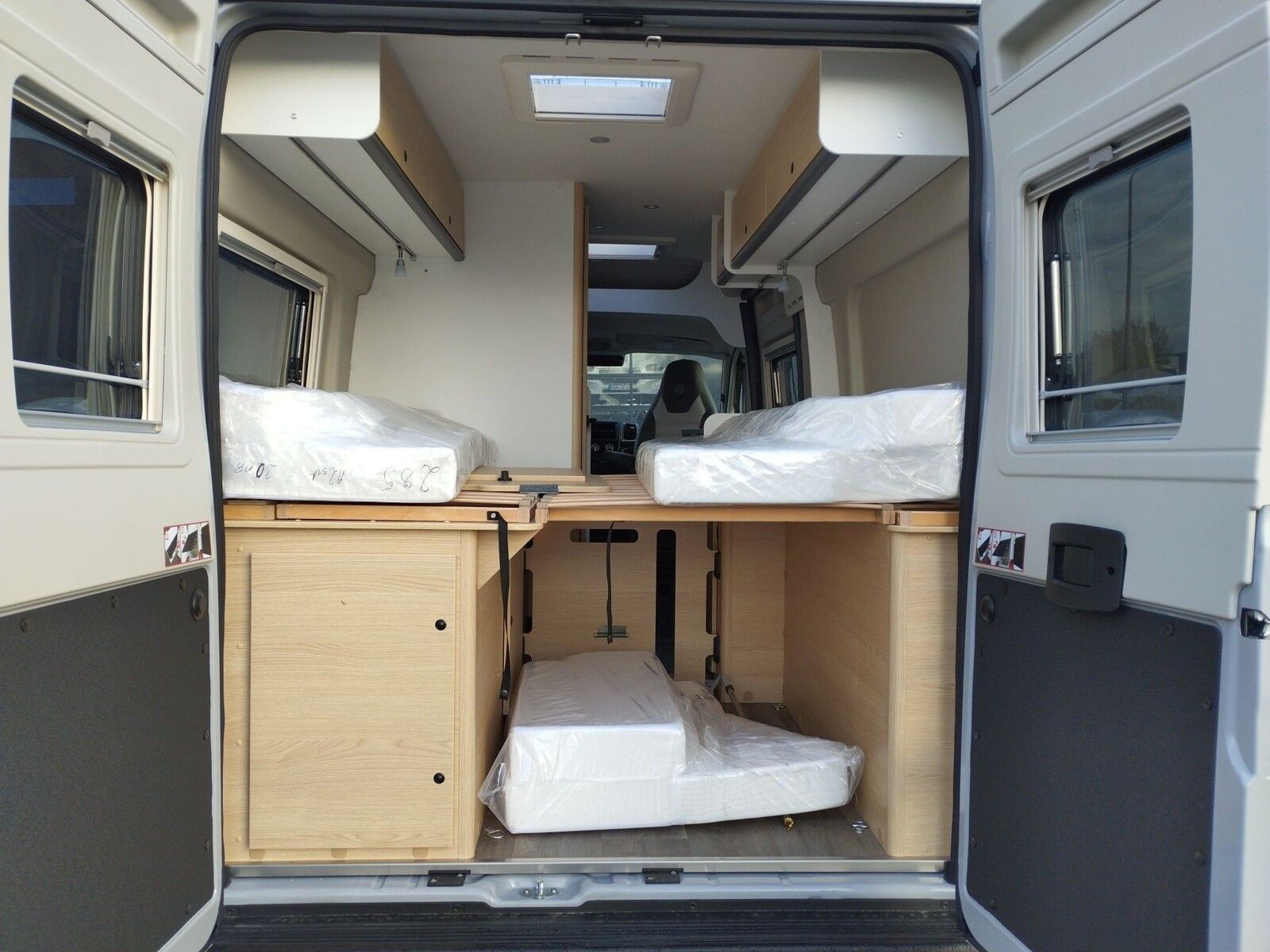 Fahrzeugabbildung Sunlight Adventure Cliff 602 Automatik, Dörr Edition, LTE