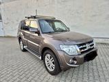 Mitsubishi Pajero 4X4 Allrad  7 Sitze 0176... - gebrauchte Mitsubishi Pajero aus dem Jahr 2012