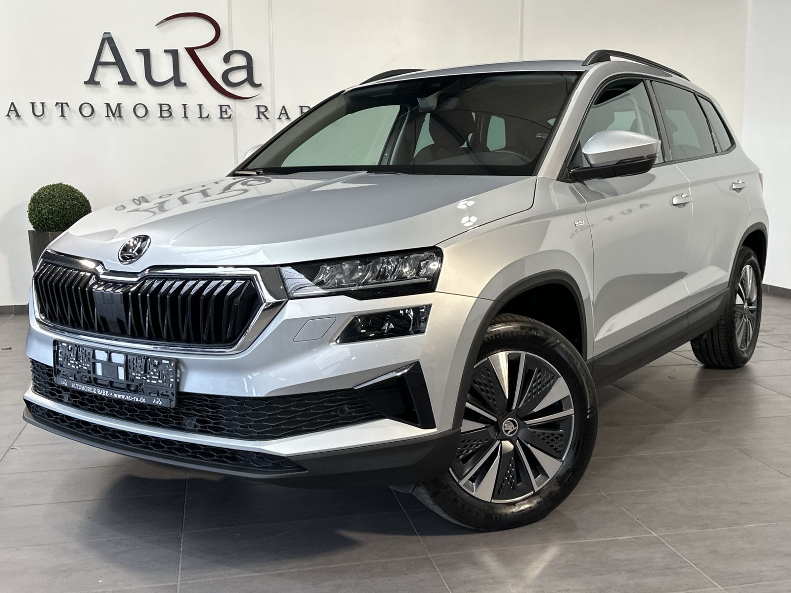 Fahrzeugabbildung SKODA Karoq 2.0 TDI DSG Tour 4x4 NAV+LED+AHK+ACC+KAM
