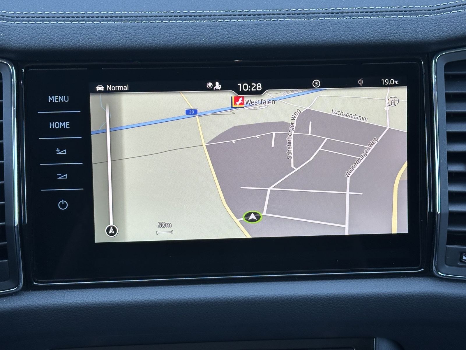 Fahrzeugabbildung SKODA Kodiaq 4x4 L&K NAV+MATRIX+360+PANO+AHK+STANDHEIZ