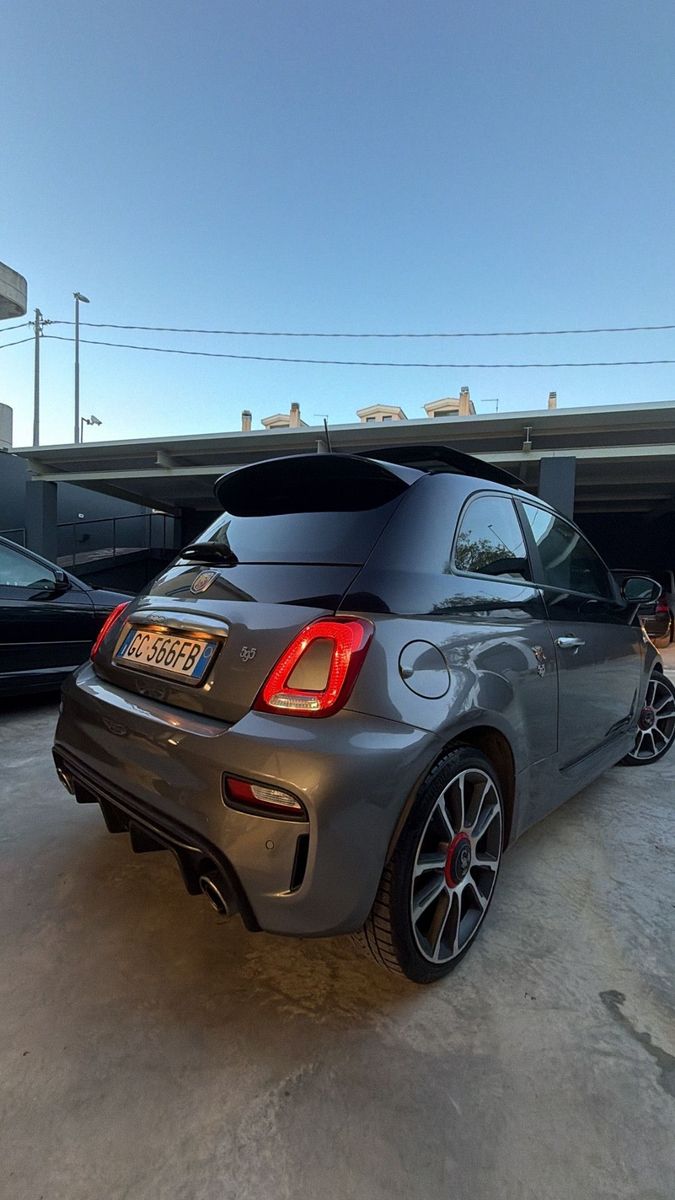 Abarth 595 C 1.4 Turbo T-Jet 165 CV Turismo imagem 3
