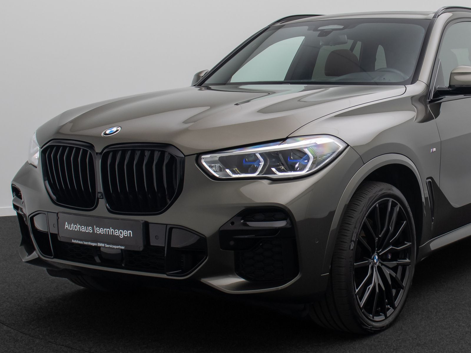 Fahrzeugabbildung BMW X5 xD40d M Sport AHK 360&deg; H/K Panorama Laser 22"