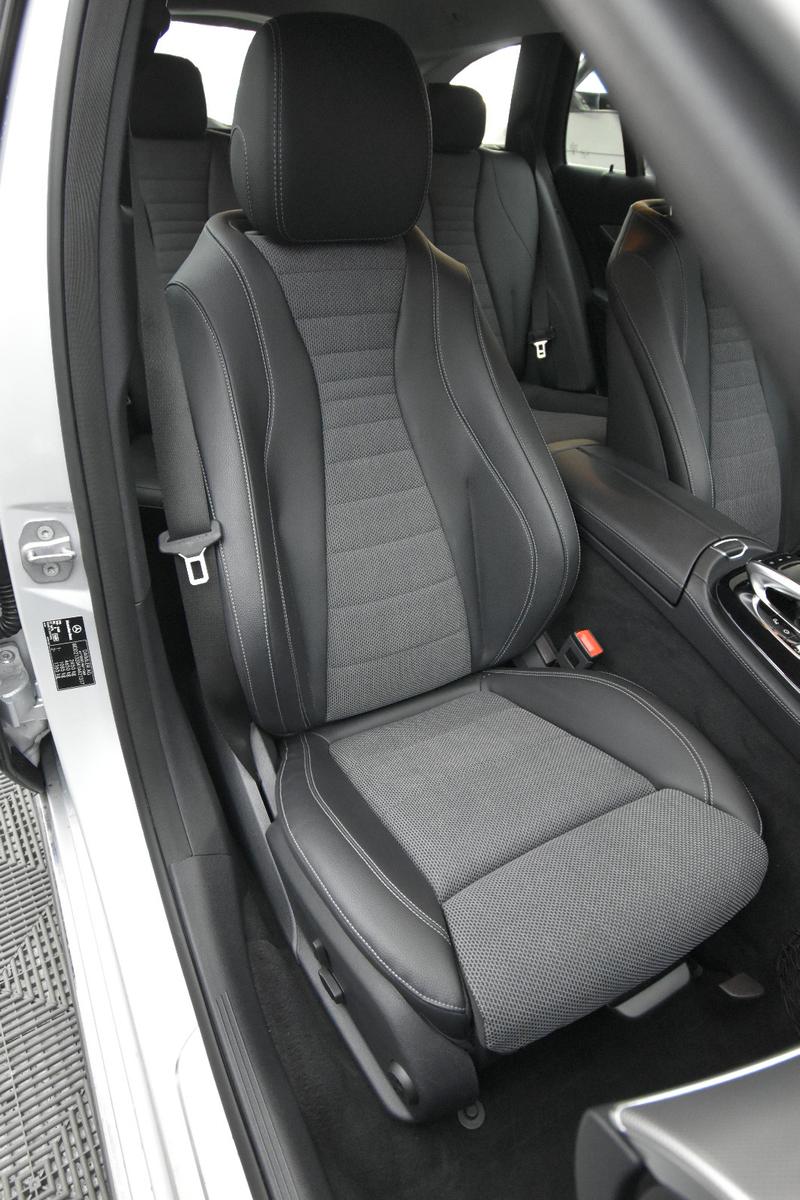 Mercedes-Benz E 220  SHZ AHK RFK LED Ambiente.