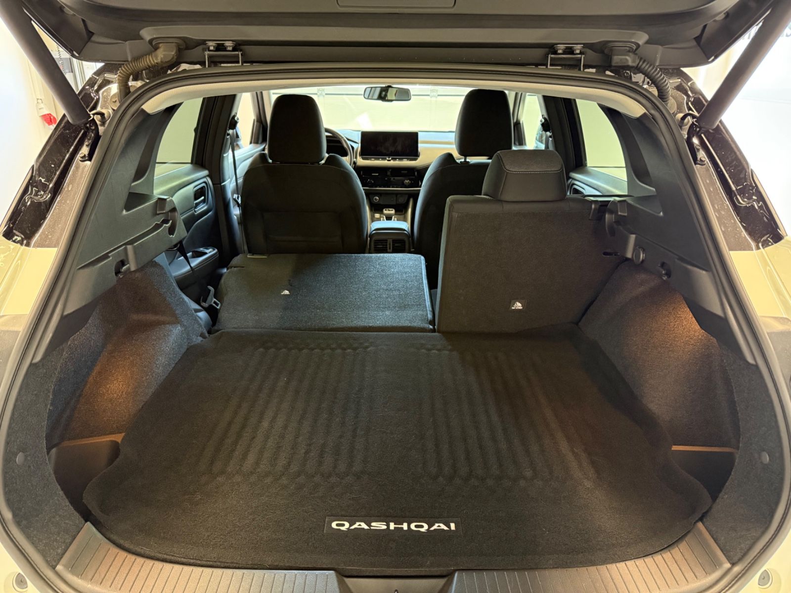 Fahrzeugabbildung Nissan Qashqai N-Connecta 1.3DIG-T Business Technologie