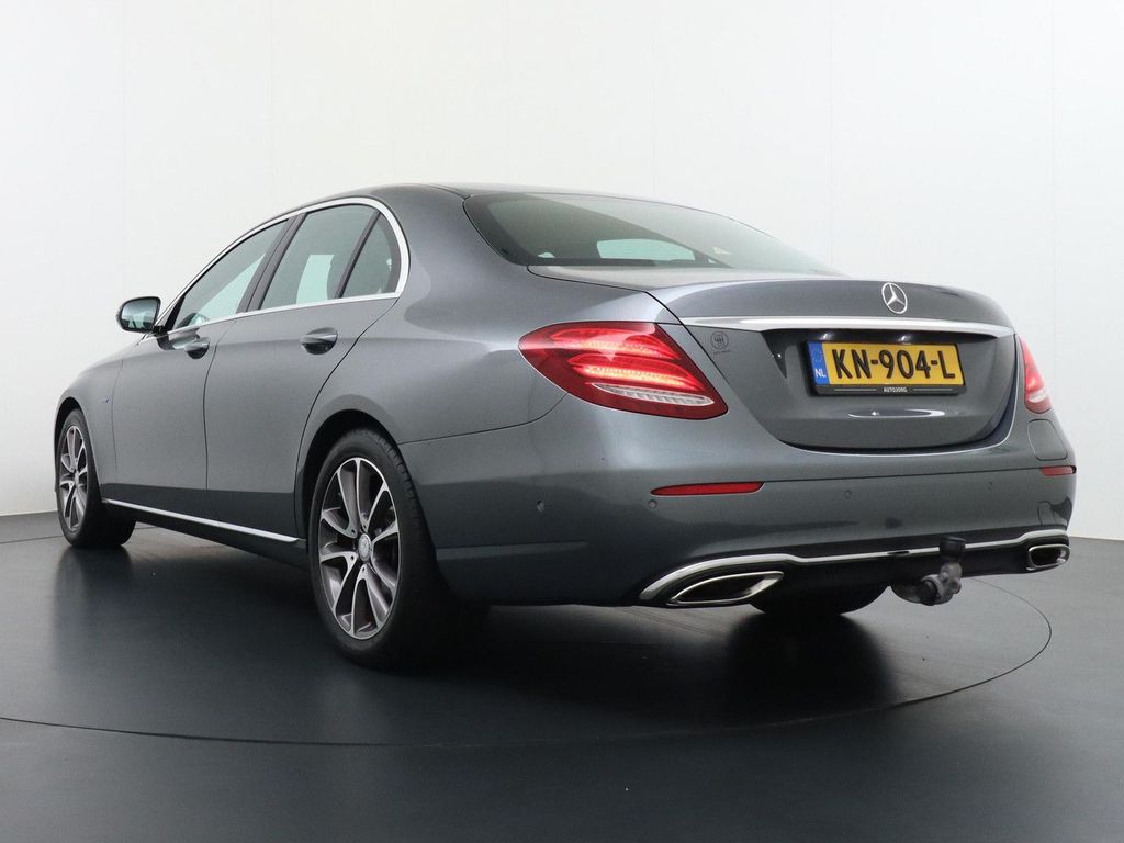 Mercedes-Benz E 350 e Avantgarde AHK Widescreen Sfeer verlicht