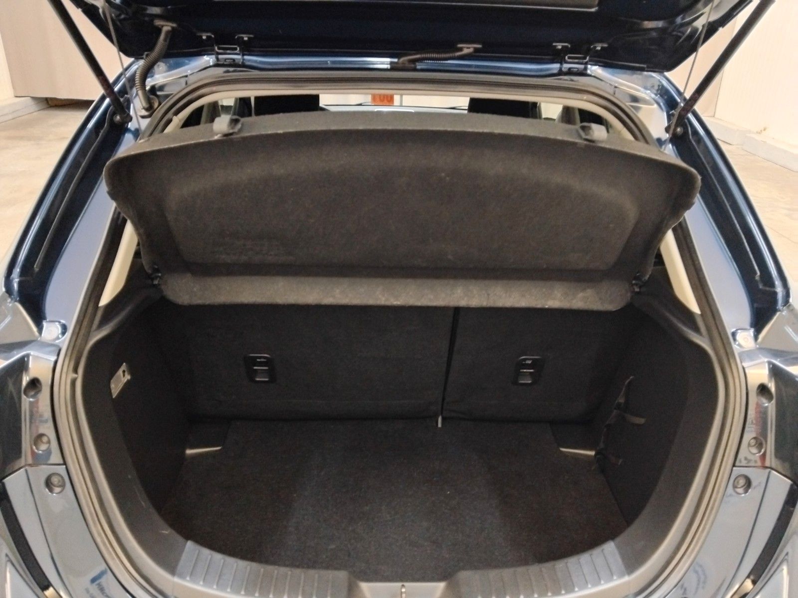 Mazda 2 (08/2015, Benzin)