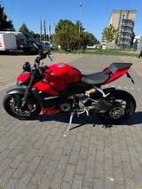 Ducati Streetfighter V2 - DUCATI ST2