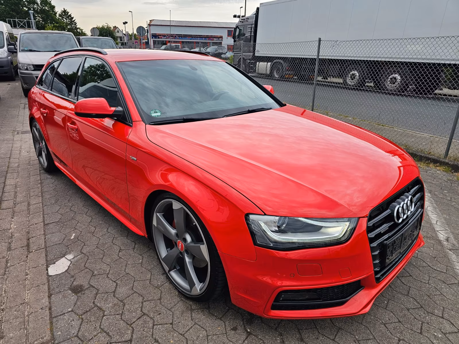 Audi A4 Avant S line Sportpaket/quattro V6 Automatik