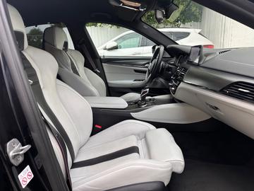 2017 BMW M5 — миниатюра 29