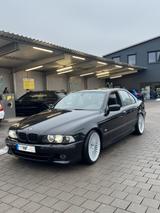 BMW 525i Schalter | komplett restauriert | rostfrei 
