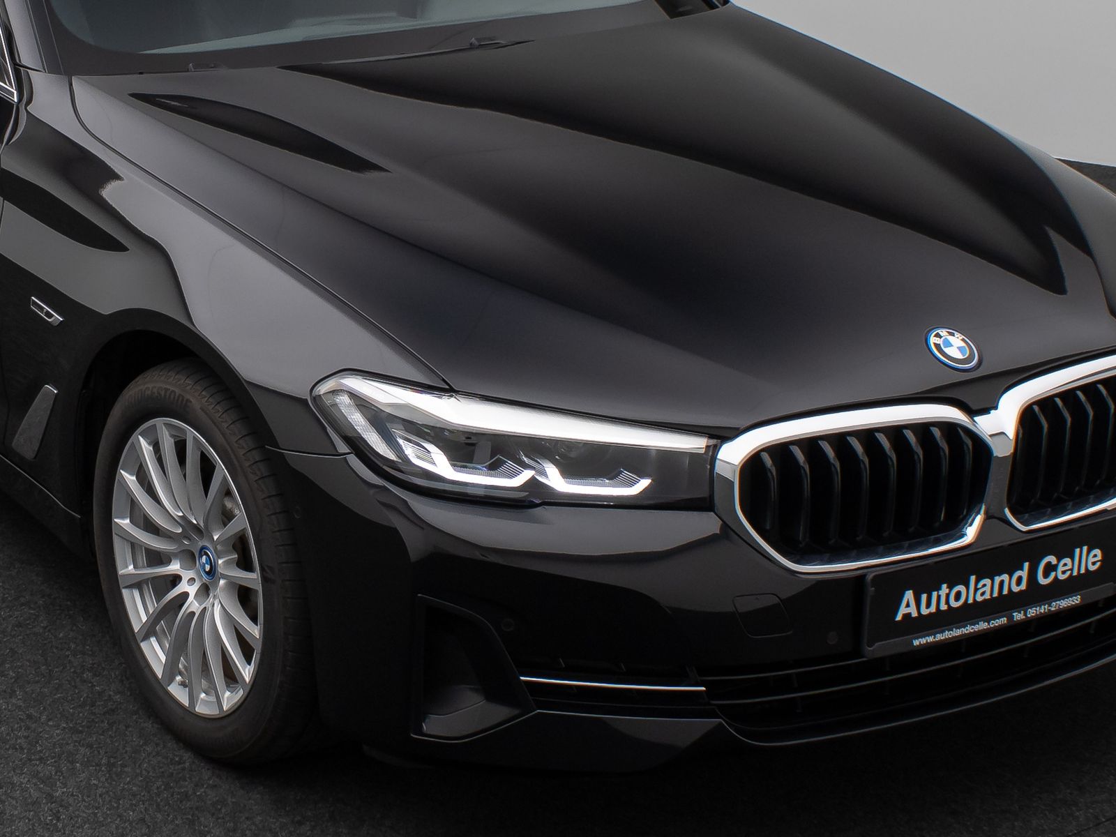 Fahrzeugabbildung BMW 530e Kamera DAB HiFi Leder 4xKlima Alarm 18Zoll