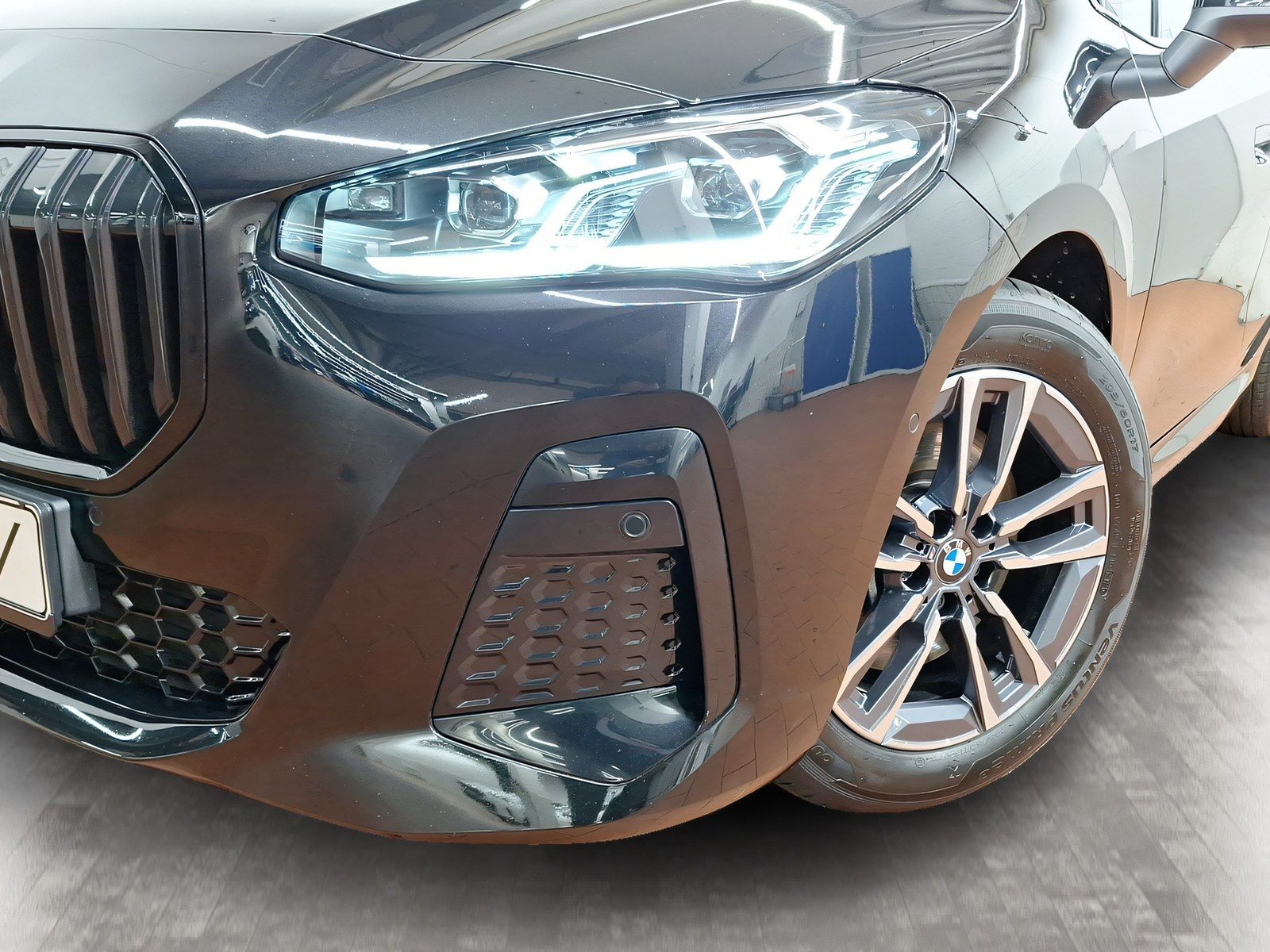 BMW 223 Active Tourer - Bild 8