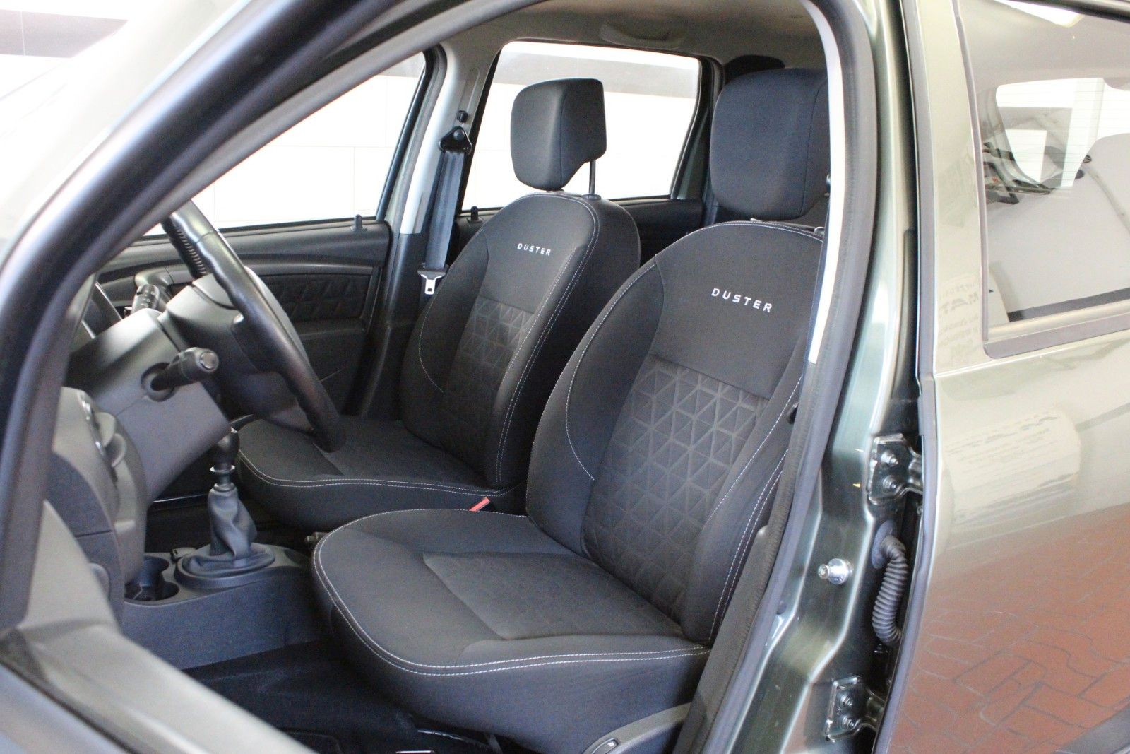 Fahrzeugabbildung Dacia Duster Blue dCi 110 Laureate *4x4 *