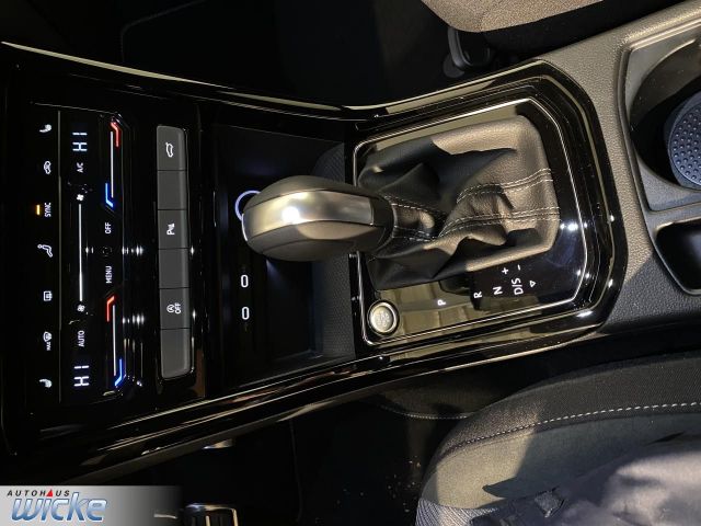 Touran 2.0 TDI DSG Highline NAVI KLIMA AHK LED