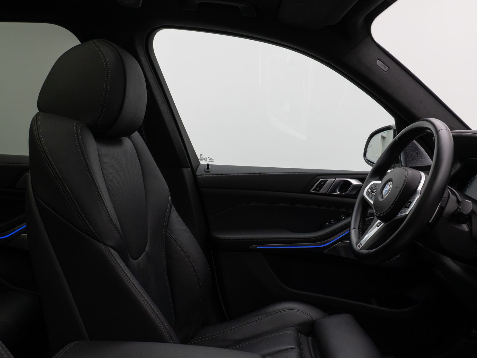 Fahrzeugabbildung BMW X5 xD40d M Sport Panorama Laser 360°HUD DAB B&W