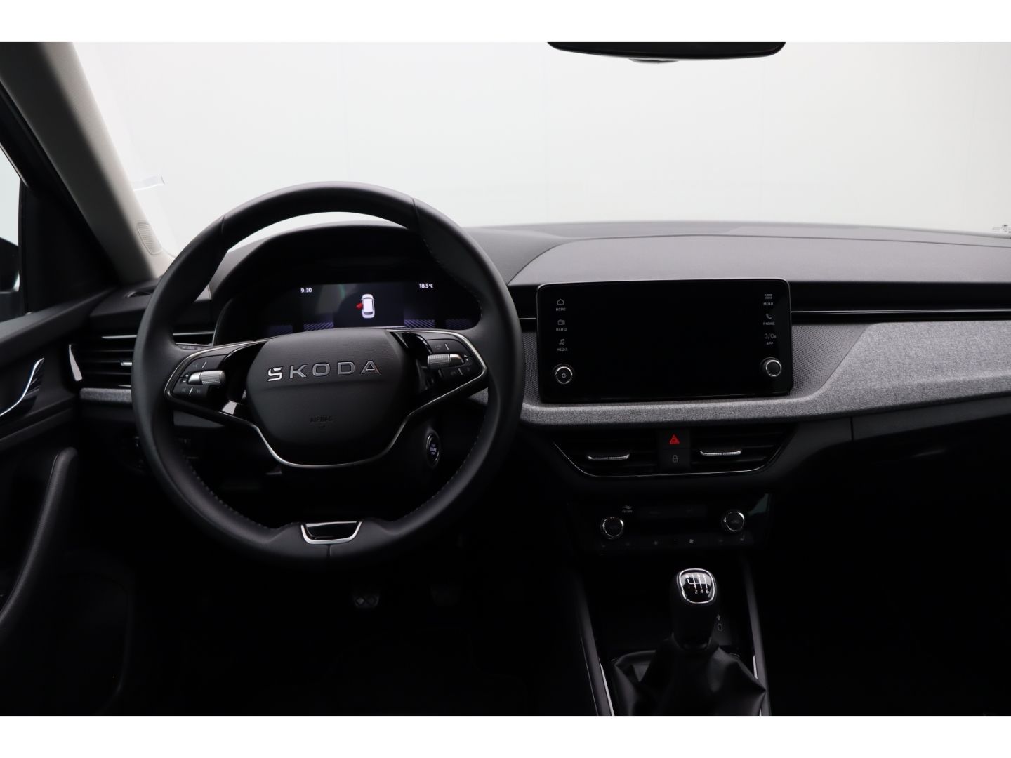Fahrzeugabbildung SKODA Kamiq 1.0 Selection Kamera SHZ Einparkhilfe vorn