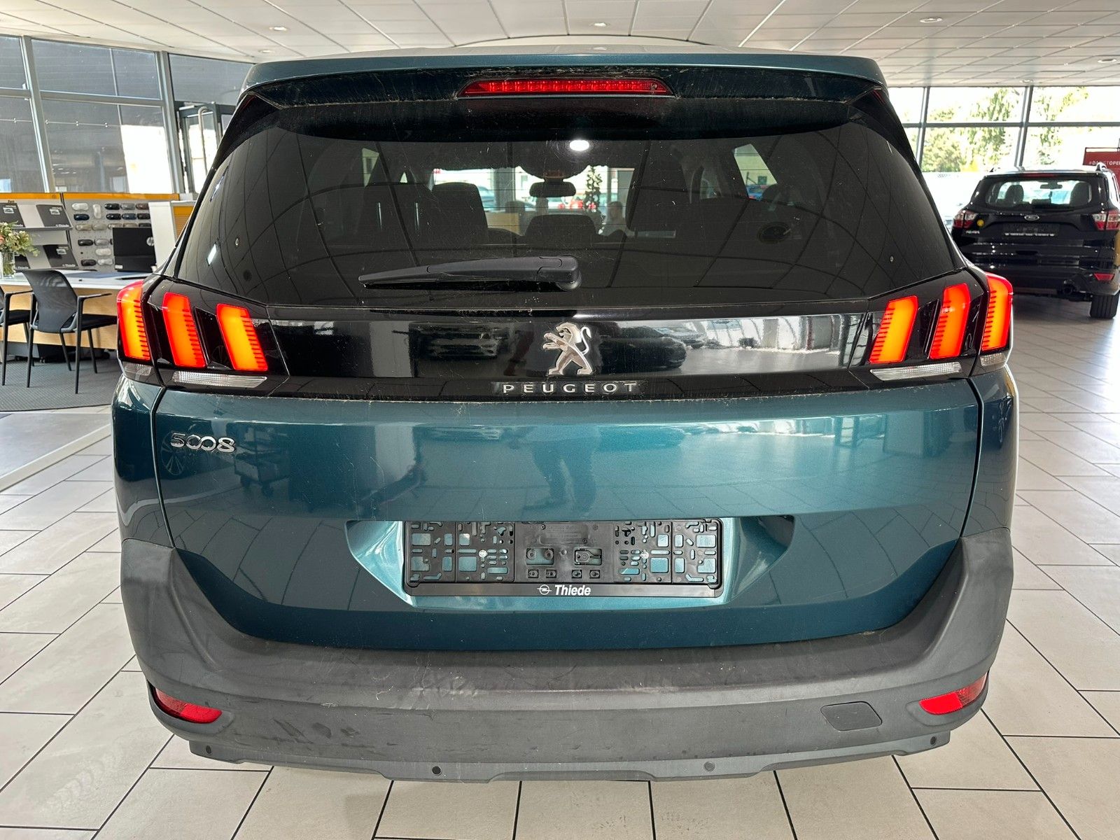 Fahrzeugabbildung Peugeot 5008 Active Busines 1.2 VIRTUAL/NAVI/PDC+CAM/LED